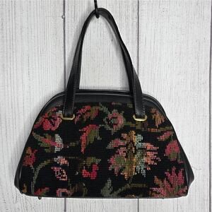 Vintage Floral Needlepoint Tapestry Handbag Black Frame Purse